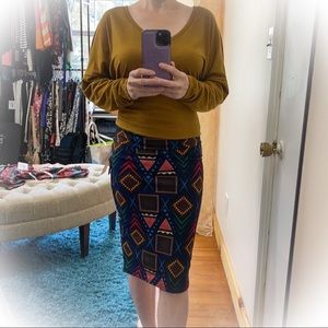 💕Beautiful NWT Lularoe Cassie pencil skirt💕